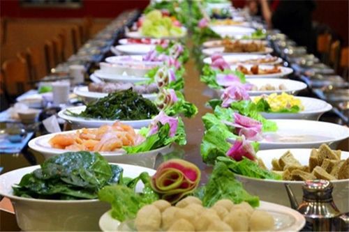 三爺回轉自助火鍋加盟 熱線與餐飲管理全解析